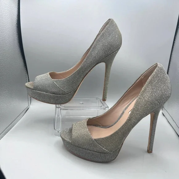 Charles David Vacci Silver Pumps sz 6 1/2 - Picture 6 of 10